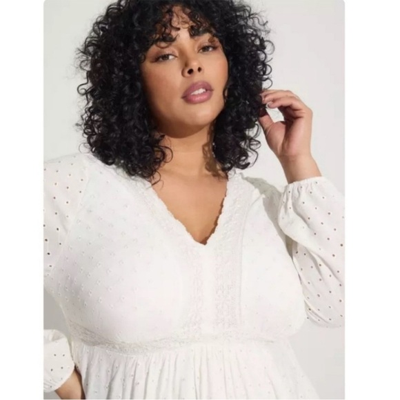 New Torrid Babydoll Eyelet Top - Picture 2 of 10